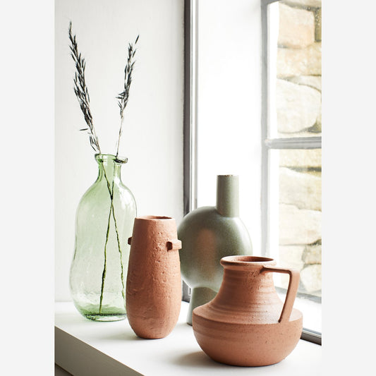 Tendance : le vase artisanal et brut