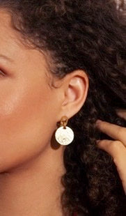 Boucle d'oreille dorée blanc "bon oeil"