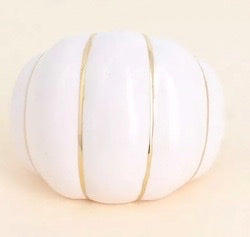 Bague forme bombée coquillage avec émail
