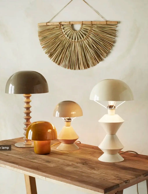 Lampe champignon en émail moutarde Madame Stoltz, Enamel table lamp