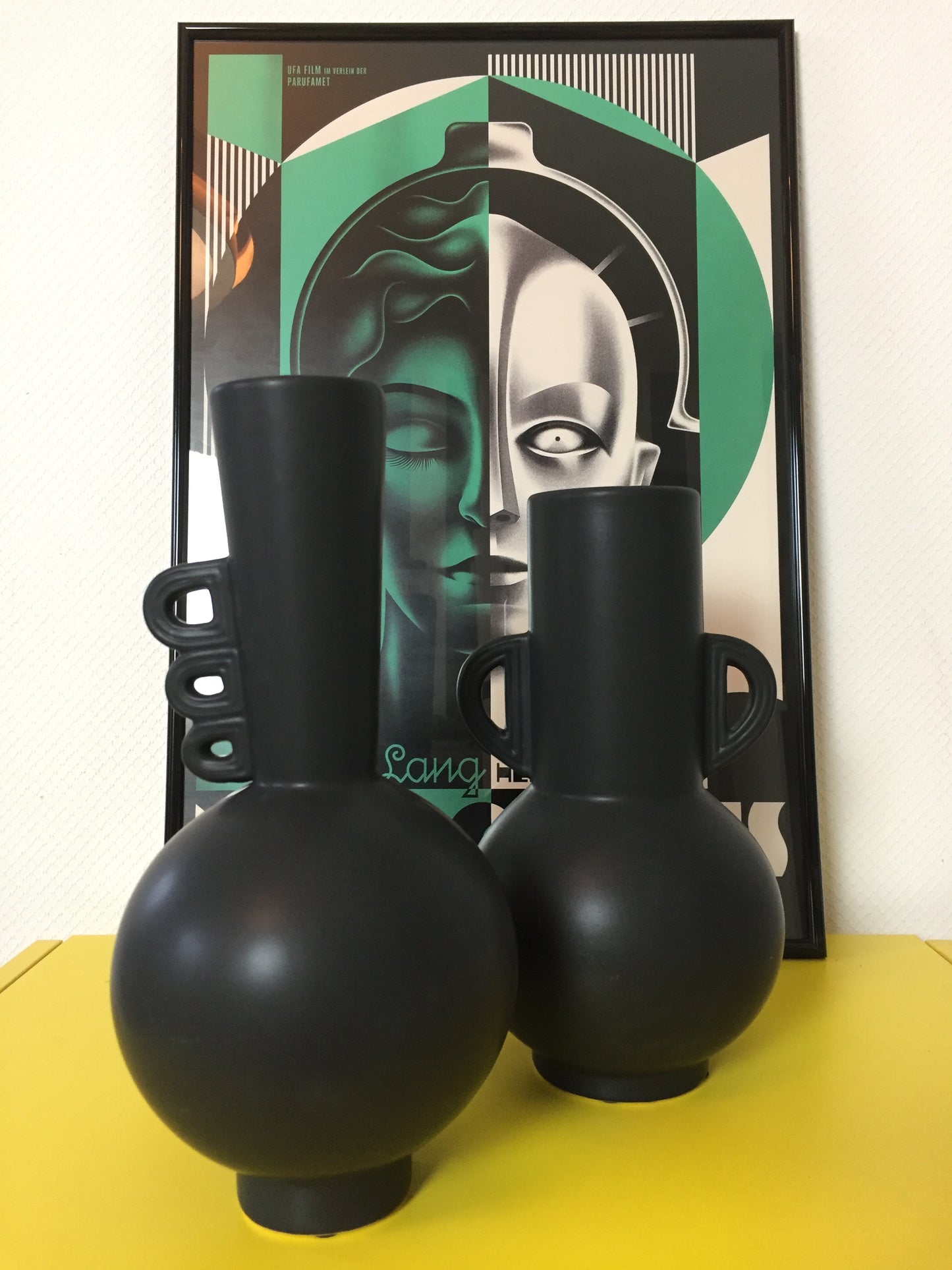 Vase noir en gré cérame