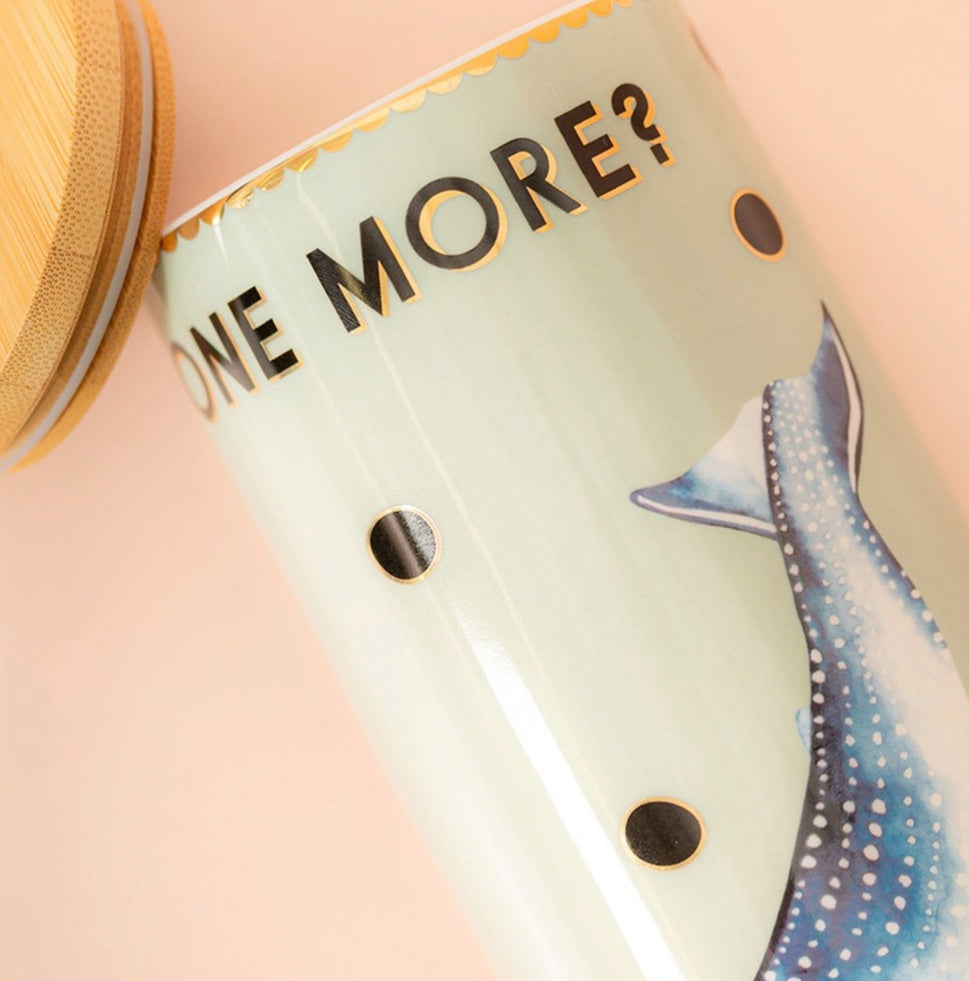 Pot hermétique baleine en porcelaine, taille L, Yvonne Ellen