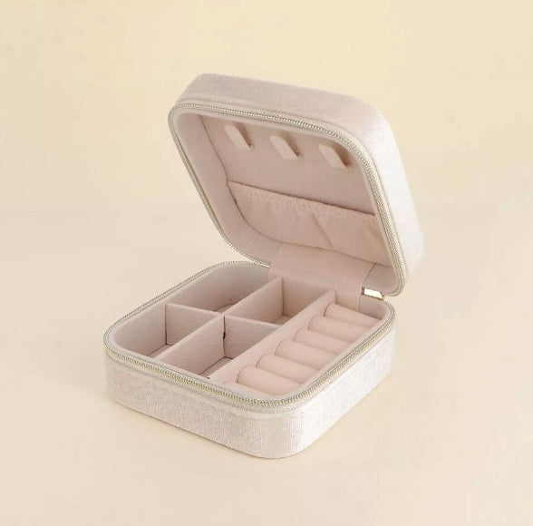 Boîte à bijoux carrée velours sans miroir